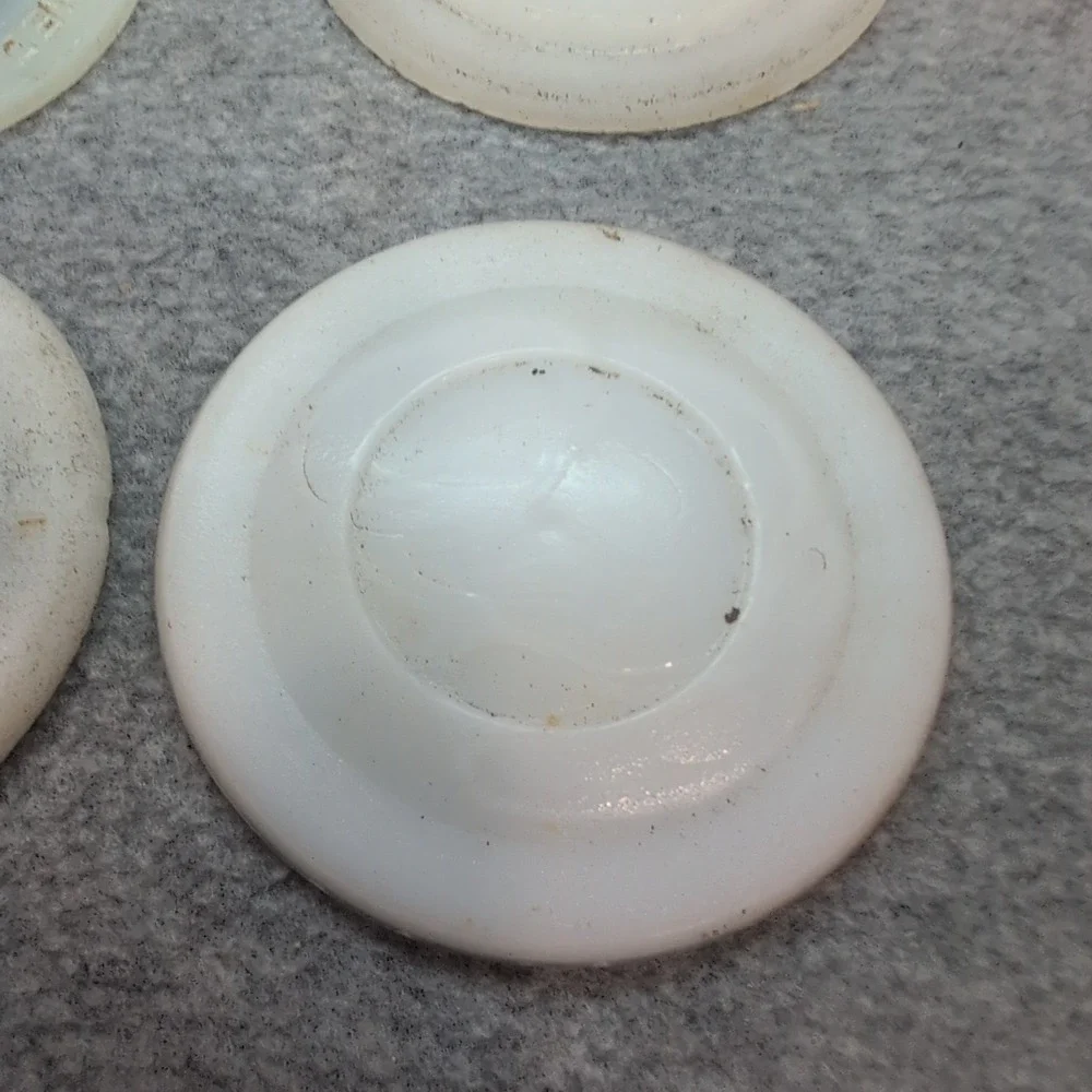 6 Vintage White Crown & More Canning & Milk Jar Lids - Picture 6 of 8